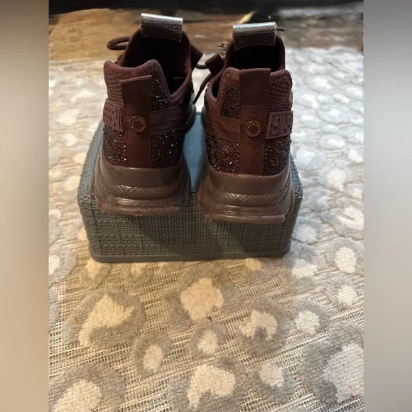 Steve Madden Dark Burgundy Sneakers with Rhinestones size 10 - Picture 3 of 7